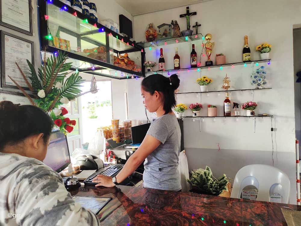 Ordering at the canteen.